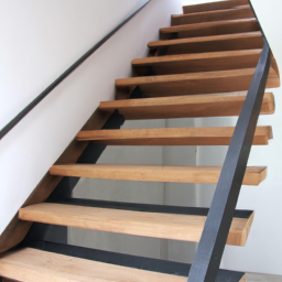 Construire un Escalier de Secours Conforme aux Normes Maisons-Alfort